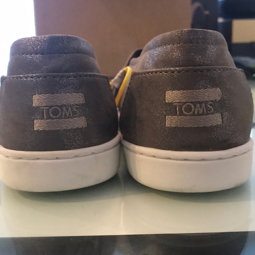 Brand new Toms shoes